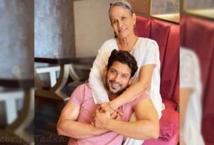 Sidharth Shukla with his mother
